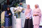 Perempuanmembaca